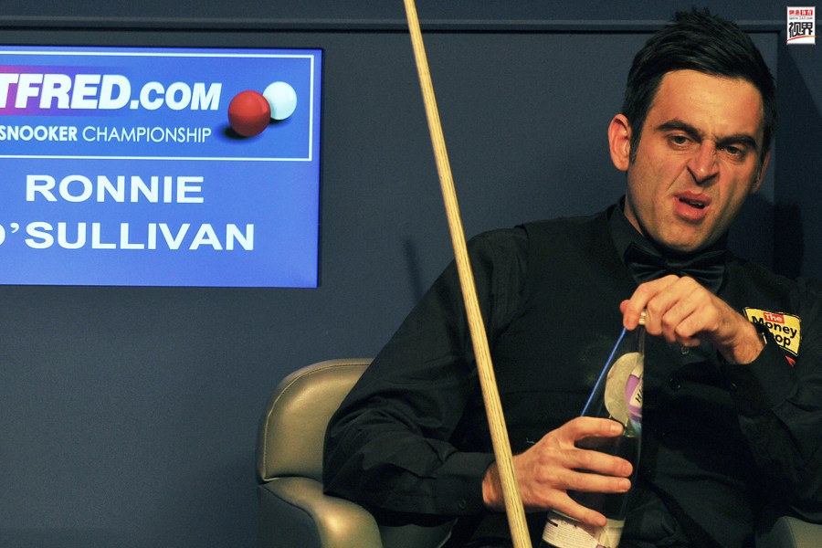 随着社交媒 随着社交媒