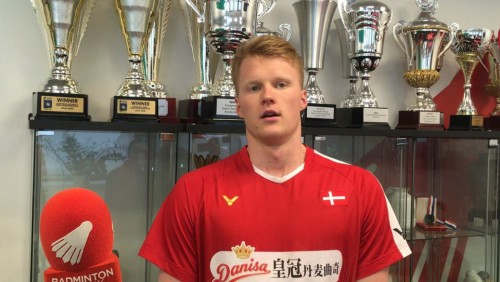 球员只是在 球员只是在